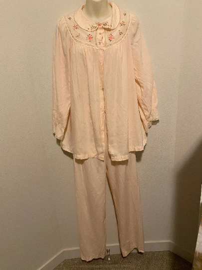 Vintage Barbizon Women's Light Pink Pajama Set