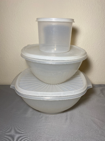 Vintage Tupperware Bowl Set