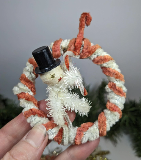 Vintage Chenille Pipe Cleaner Wreath Ornaments