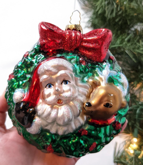 Santa in Wreath Vintage 1998 BK Christmas Ornament