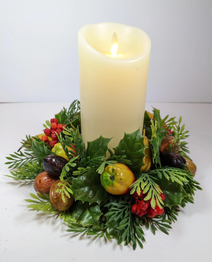 Vintage 1960's Christmas Candle Wreath Ring