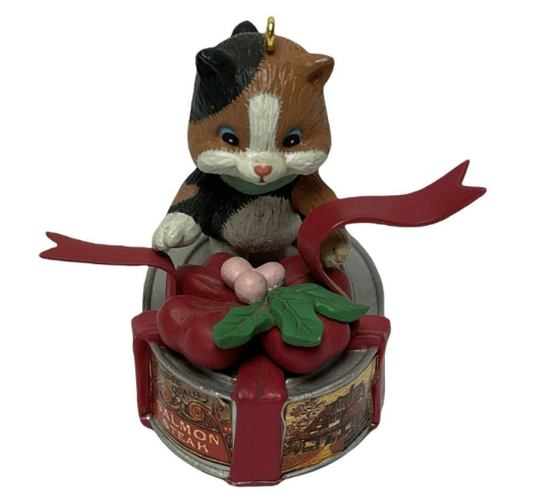 Lustre Fame Calico Cat on Salmon Tin - Christmas Traditions Ornament 1992