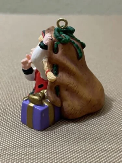 Curius the Elf - Hallmark Keepsake Ornament 2001