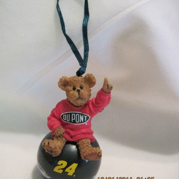 Jeff Gordon NASCAR Du Pont - Boyds Bears Racing Ornament 2006