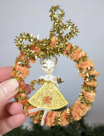 Vintage Chenille Pipe Cleaner Wreath Ornaments