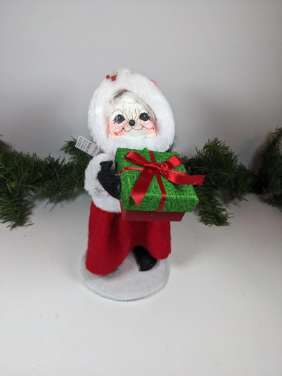 Very Merry Mrs. Santa Mouse Hand Made Annalee Christmas Doll