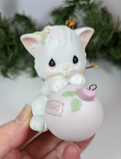 Vintage 1990 Precious Moments Kitty Christmas Ornament