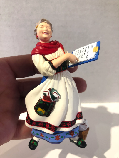 Mrs. Claus - Hallmark Keepsake Ornament 2001