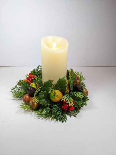 Vintage 1960's Christmas Candle Wreath Ring