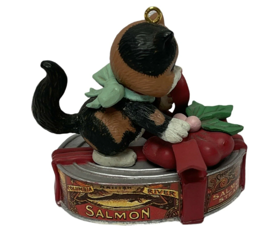 Lustre Fame Calico Cat on Salmon Tin - Christmas Traditions Ornament 1992
