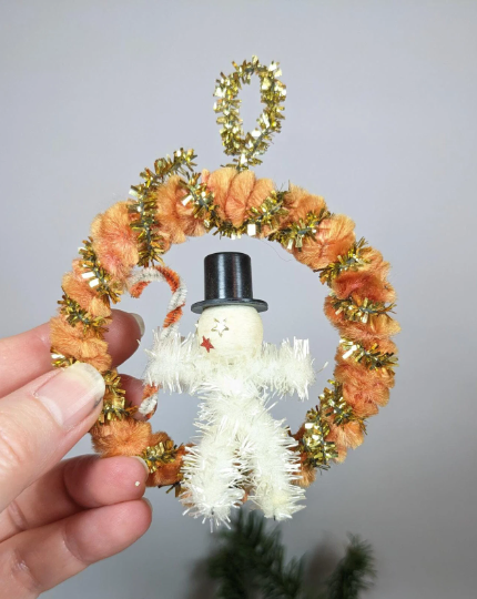 Vintage Chenille Pipe Cleaner Wreath Ornaments