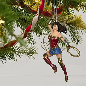 Wonder Woman and the Lasso of Truth - Hallmark Keepsake Ornament 2022