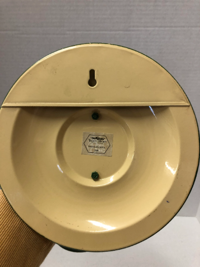 Tender Heart Treasures Pot Lid Towel Holder