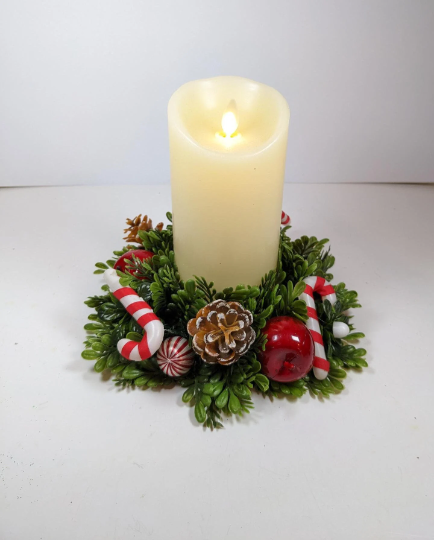Vintage 1960's Christmas Candle Wreath Ring