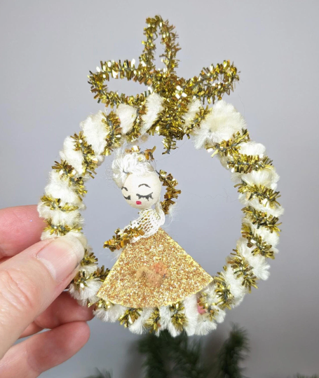 Vintage Chenille Pipe Cleaner Wreath Ornaments