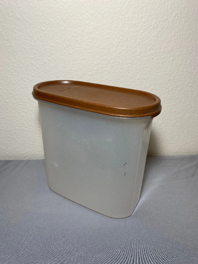 Vintage Tupperware Modular Mates Oval 1.7 L Container with Brown Lid