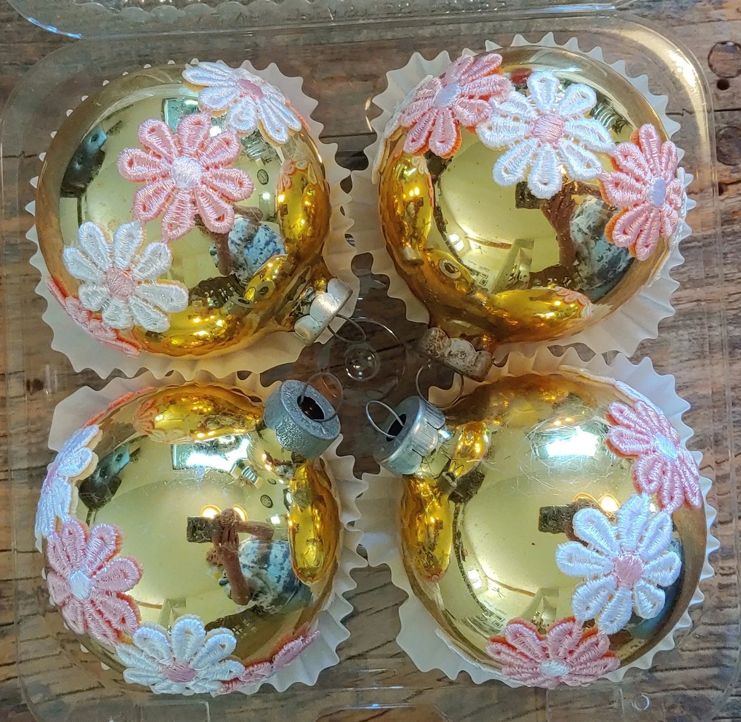 Vintage Shiny Gold Boho Christmas Ornaments