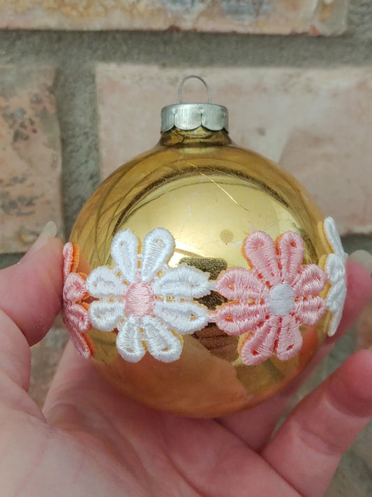 Vintage Shiny Gold Boho Christmas Ornaments