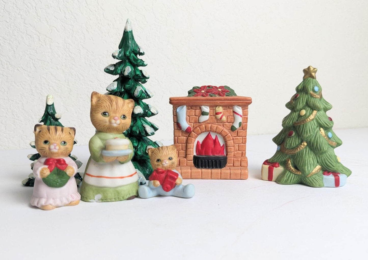 Homco Holiday Kitty Cats Christmas Figurines