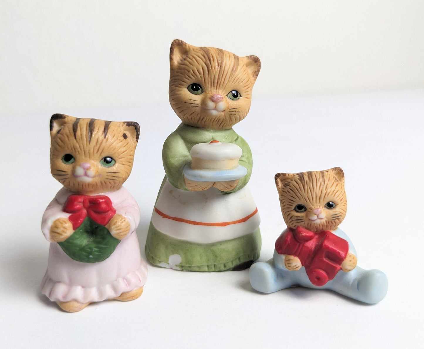 Homco Holiday Kitty Cats Christmas Figurines