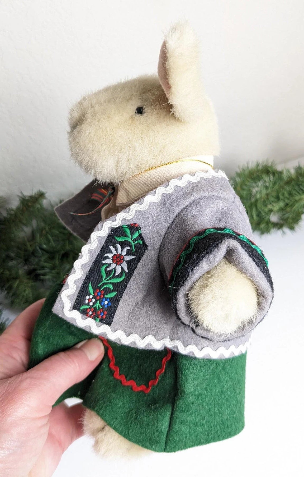 Eine Kleine Mountain Climbin' Hoppy VanderHare Stuffed Bunny Rabbit