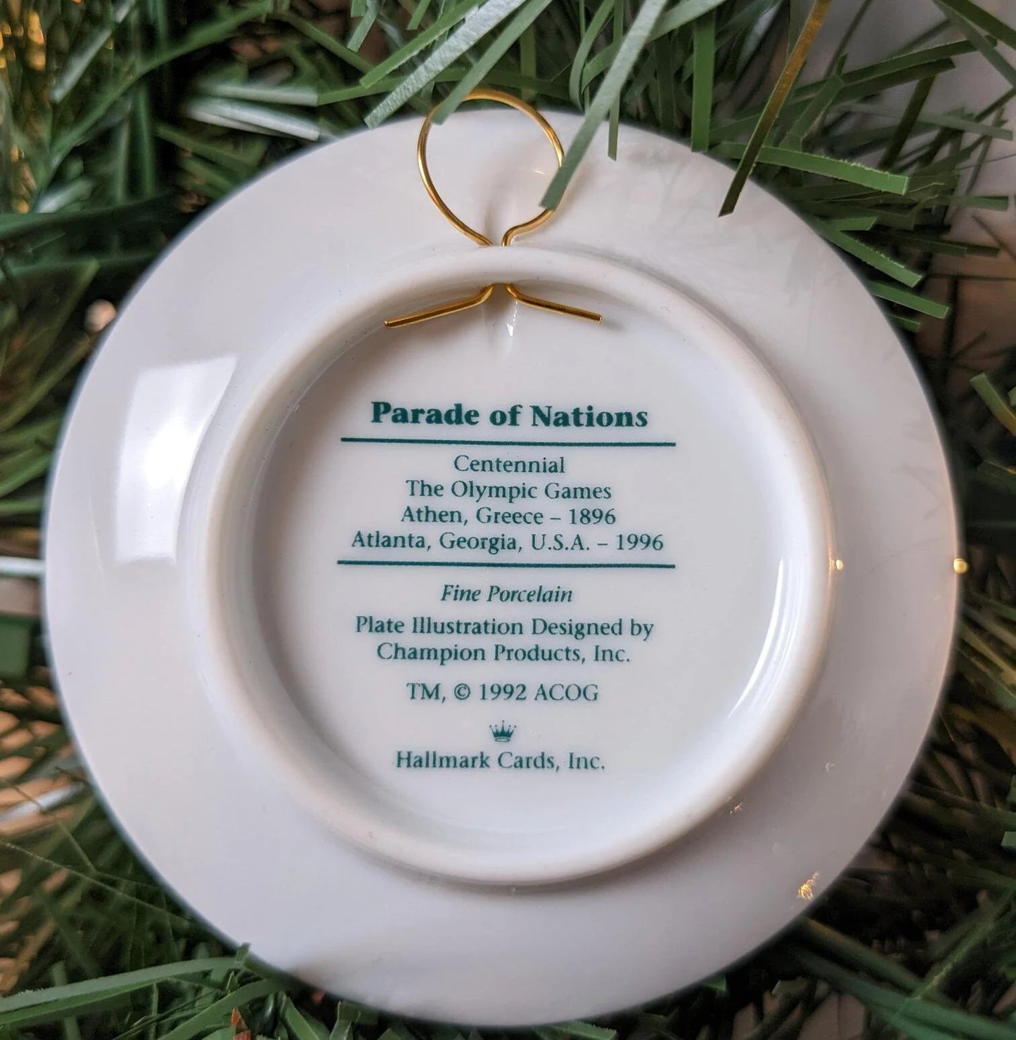 Vintage 1996 Hallmark Parade of Nations Plate Ornament