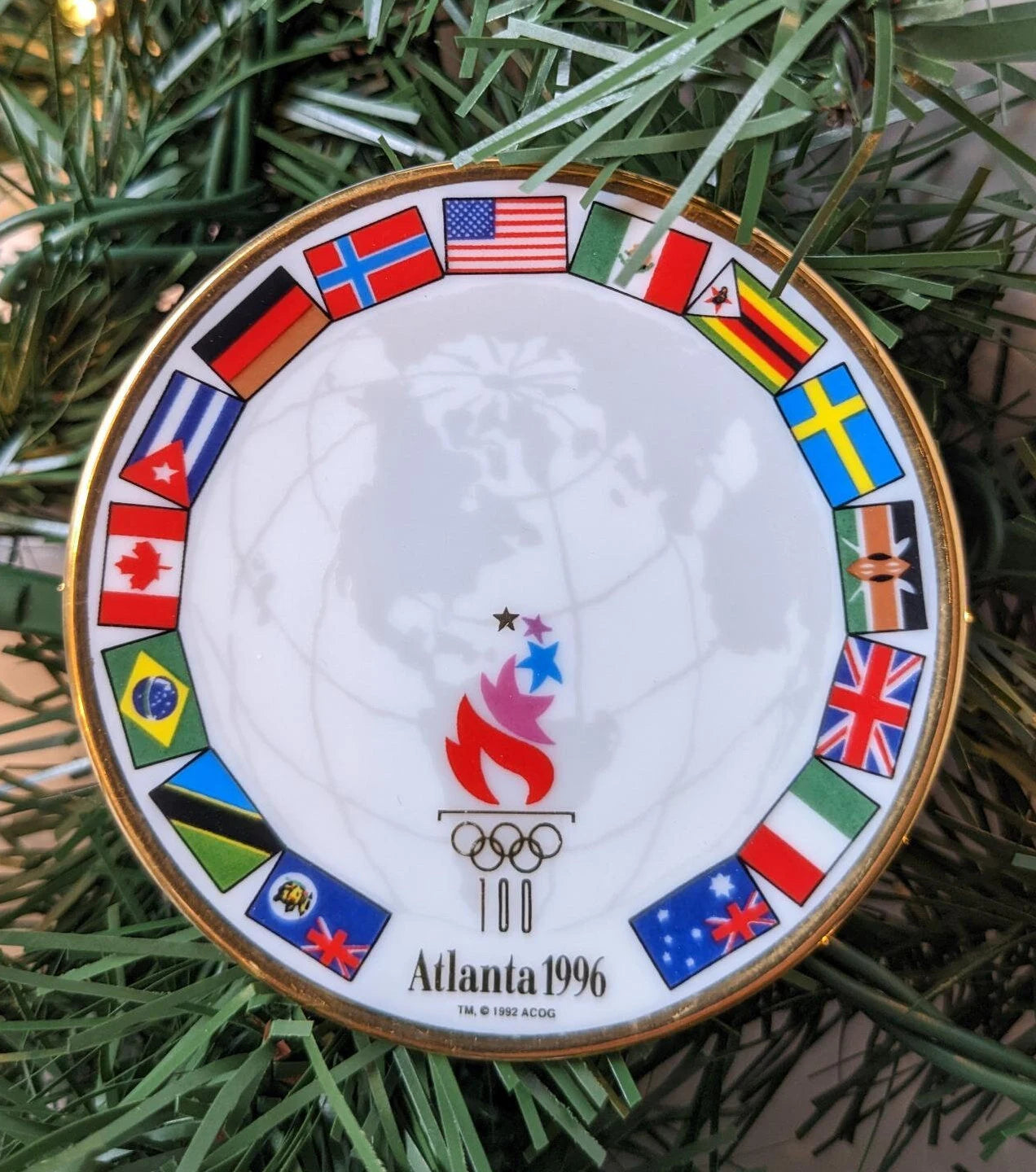 Vintage 1996 Hallmark Parade of Nations Plate Ornament