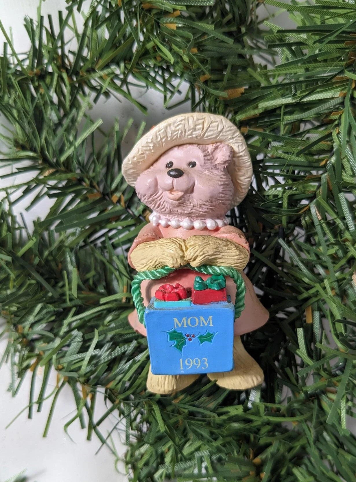 Hallmark 1993 Mom Christmas Ornament