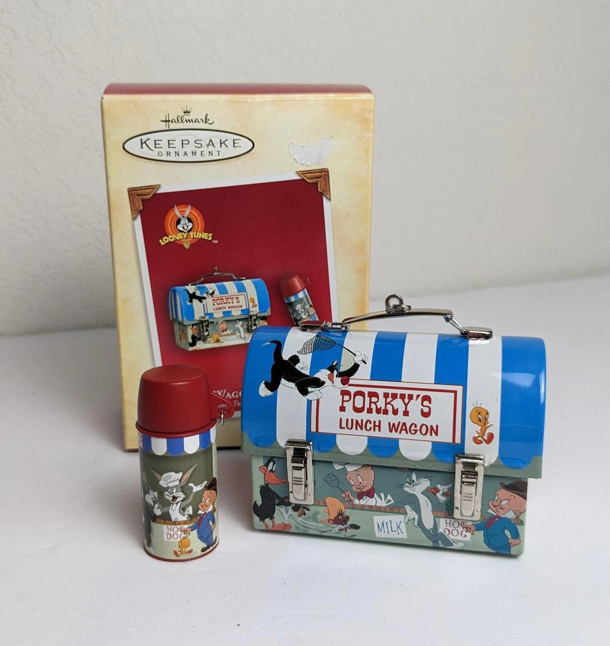 Looney Tunes Lunchbox with Thermos Ornaments