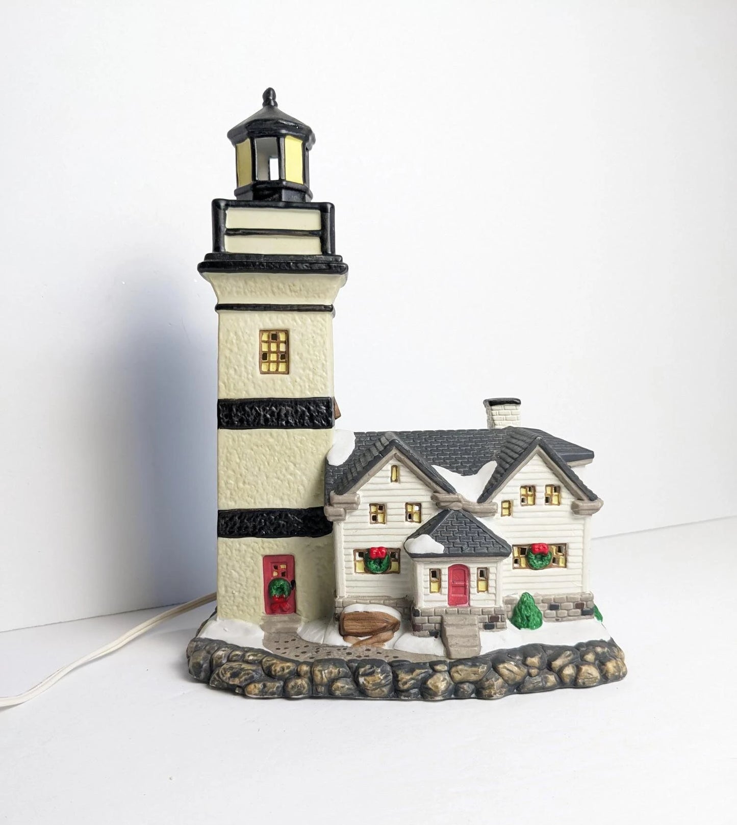 Vintage Newcastle Lighthouse 1999 Santa's Workbench Collection