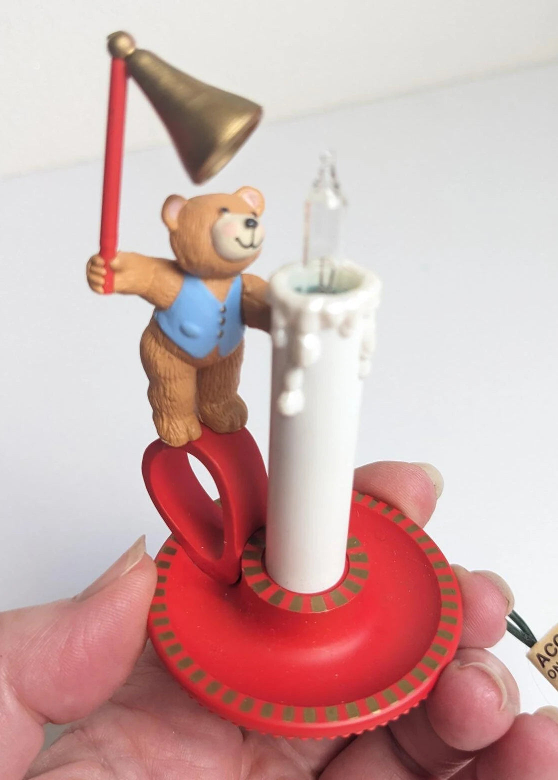 Bearly Reaching - Hallmark Lighted Ornament 1988