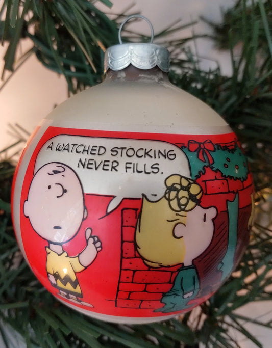 Hallmark 1977 Peanuts Gang Glass Ball Christmas Ornament