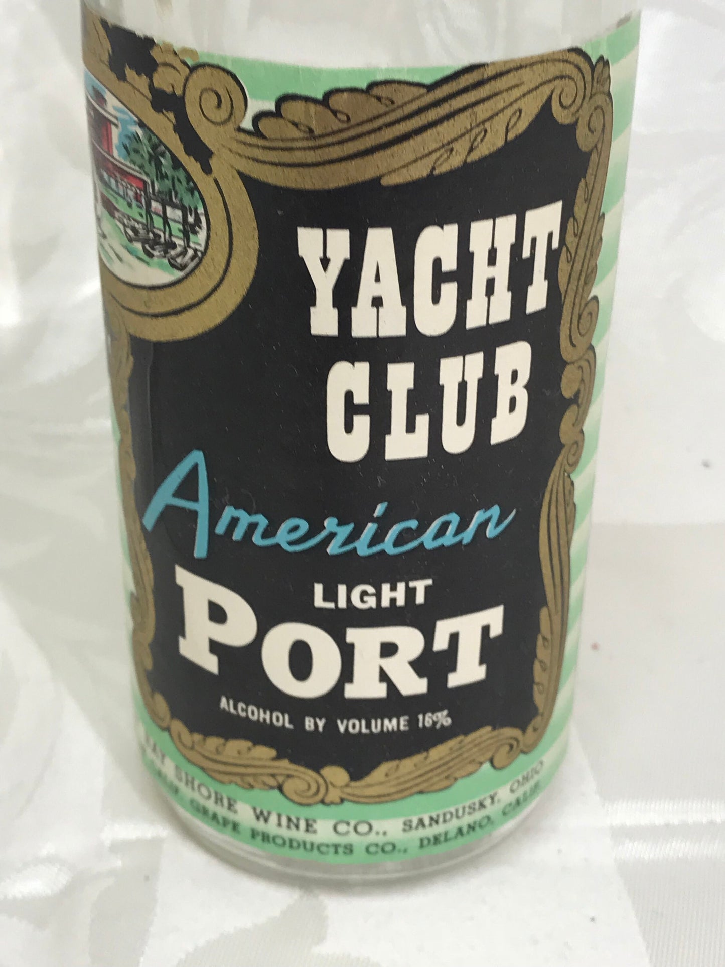 Vintage Yacht Club American Light Port Wine Bottle