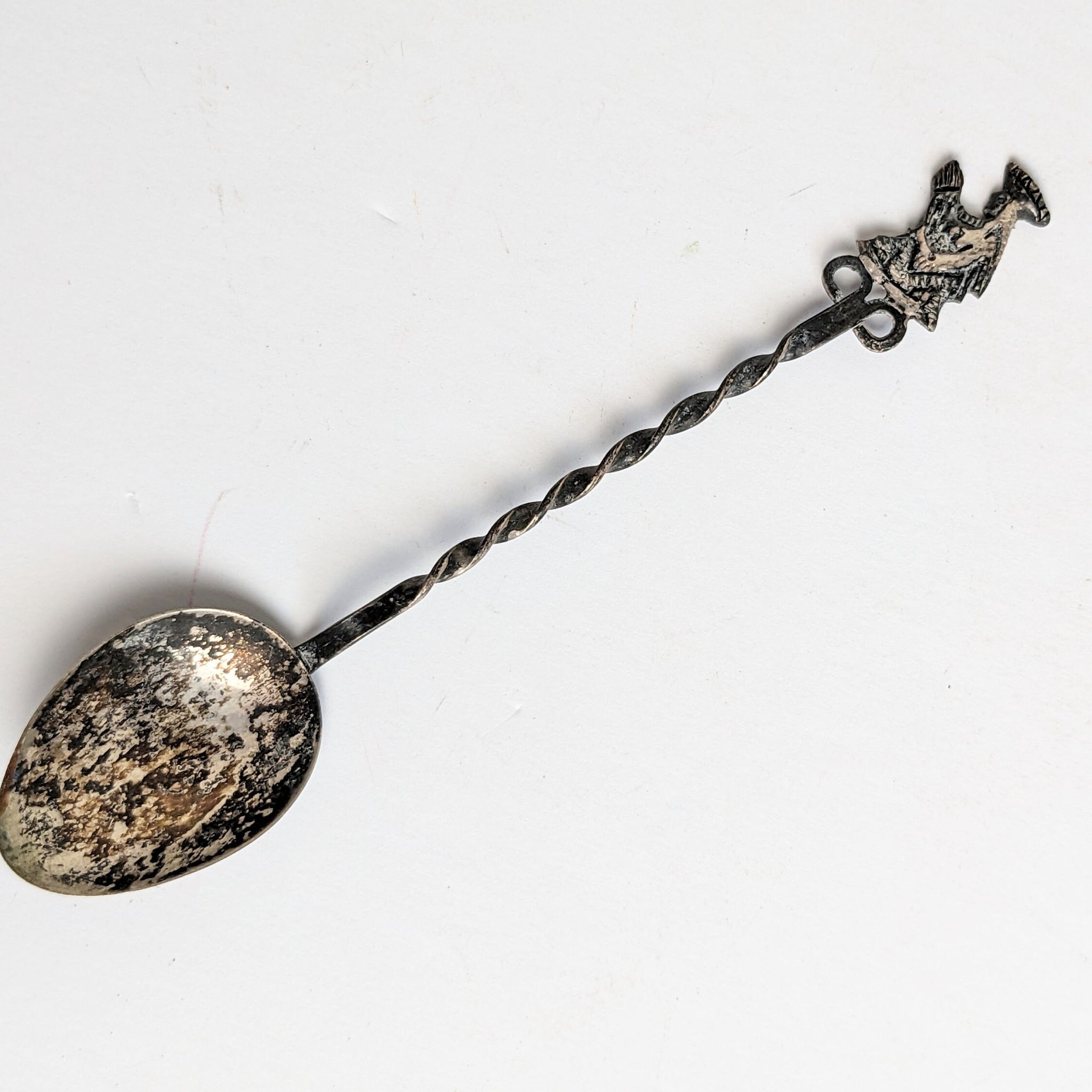 Vintage Twisted Handle Collectors Spoon