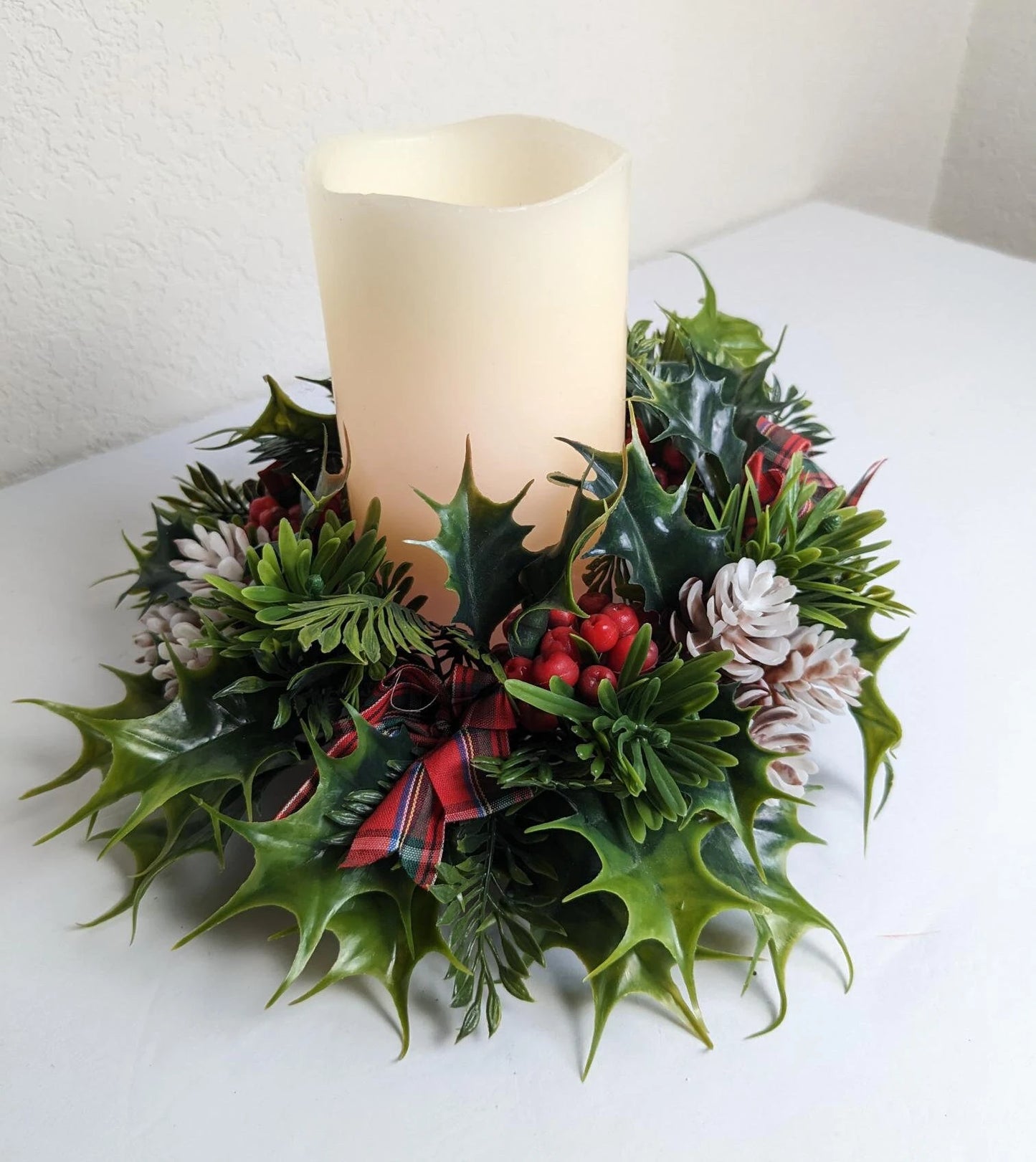 MCM Plastic Christmas Candle Ring Wreath